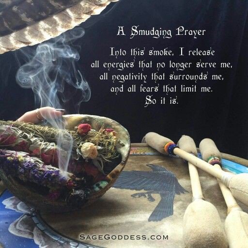 TwitchCoven's tweet photo. Sage your house as frequently as youd like but make sure you sage after negative events/emotions, new year, changes, for an energy reset, and if you feel as though negative spirits are threatening you. 
#Greenwitchtips🌱 

📷Credit: https://t.co/NRYSu881sD https://t.co/YlQSfdOcFW