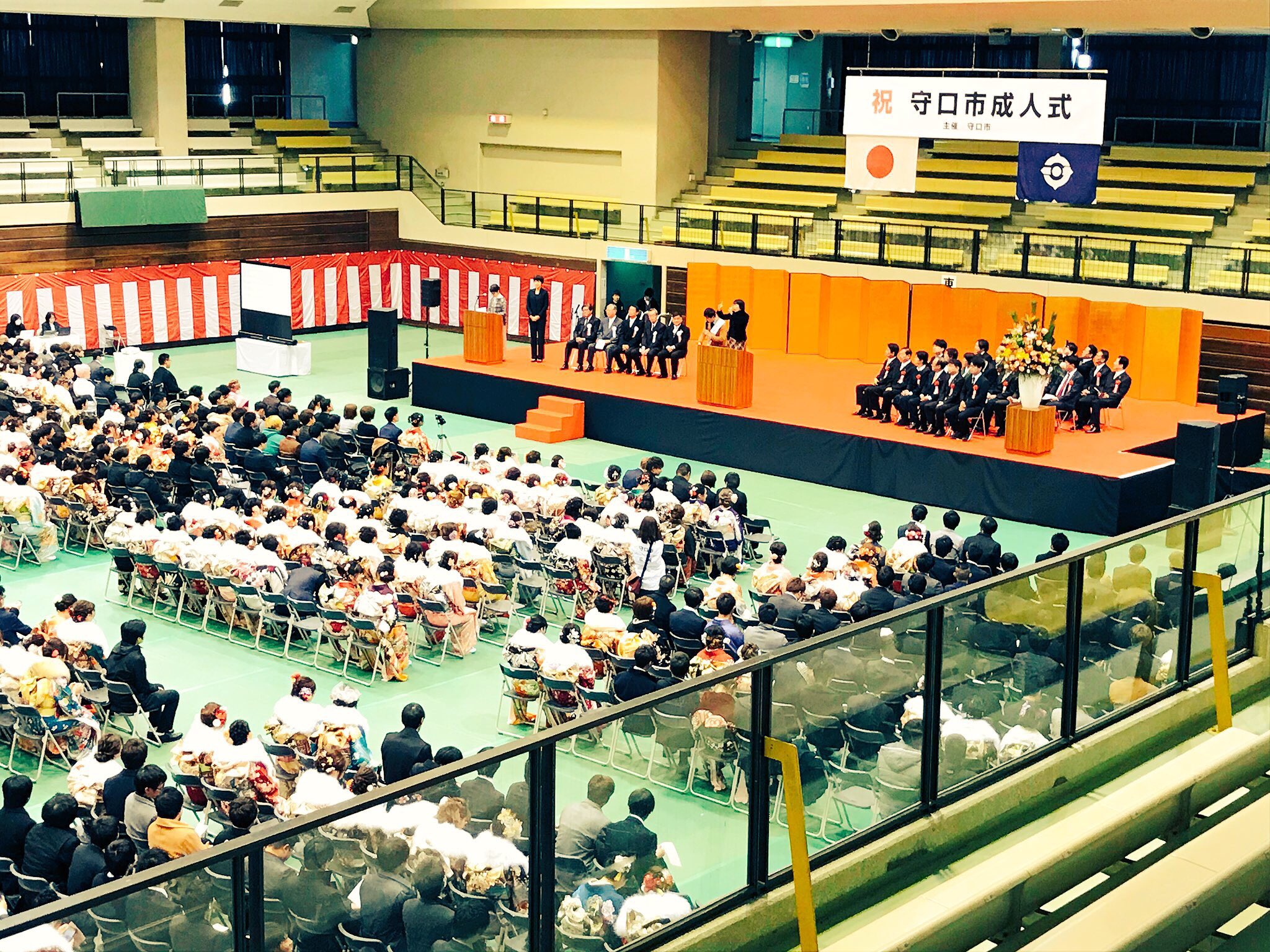 U K 楠 雄二朗 新成人の皆様おめでとうございます 本日は地元 守口市の成人式で励ましの言葉を贈る為 登壇 みんないい顔してた しっかり夢が見付かれば どんな努力も出来るから 人生楽しんで と話してきたよ 守口市 成人式 もりぐち U K 楠 雄二朗 新成人の皆様おめでとうございます 本日は地元 守口市の成人式で励ましの言葉を贈る為 登壇 みんないい顔してた しっかり夢が見付かれば どんな努力も出来るから 人生楽しんで と話してきたよ 守口市 成人式 もりぐち