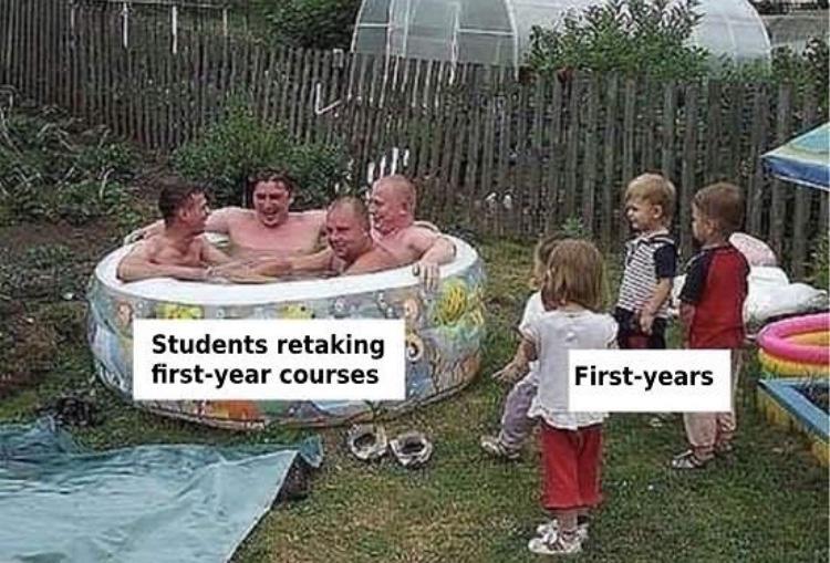 memescentrai's tweet image. College be like that sometimes