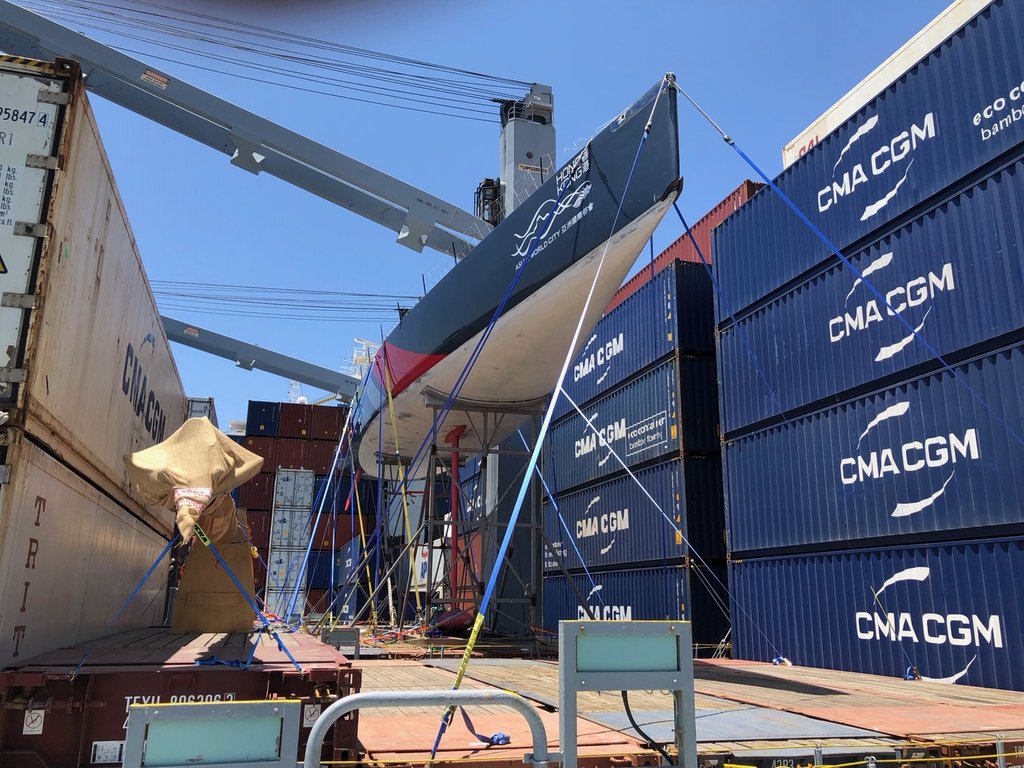 scallywaghk's tweet image. It's time for us to get back into gear and head to the Caribbeans! The Scallywag 100' has been demasted, and lifted for her delivery. Safe journeys!