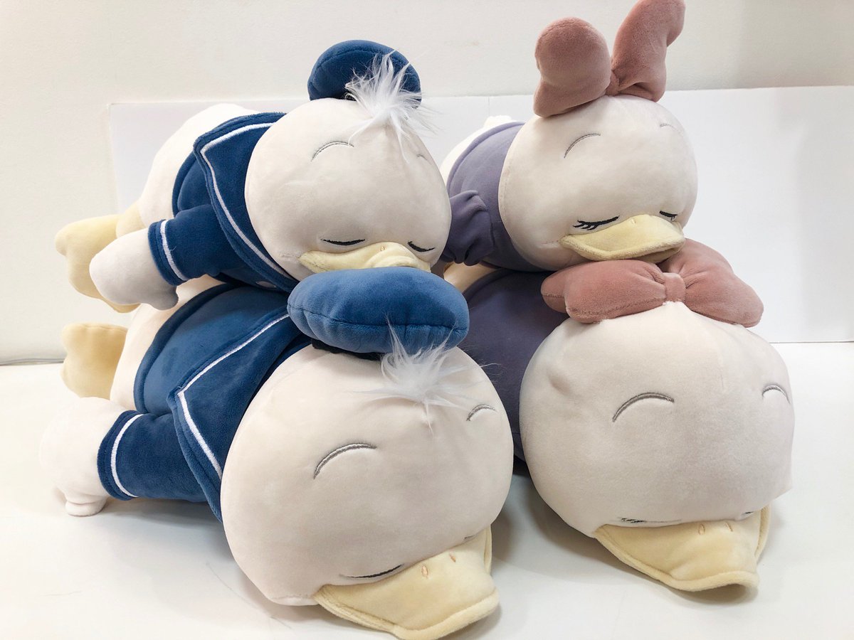 プレス アミ ワカバウォーク店 Twitter પર おもちのようなやわらかさ ドナルド デイジー チップ デールのもちはぐ抱き枕がとーってもおすすめ ふわもち素材を使用した おもちのような手触りの良い抱き枕です 優しい色合いでとても癒されます すやすや