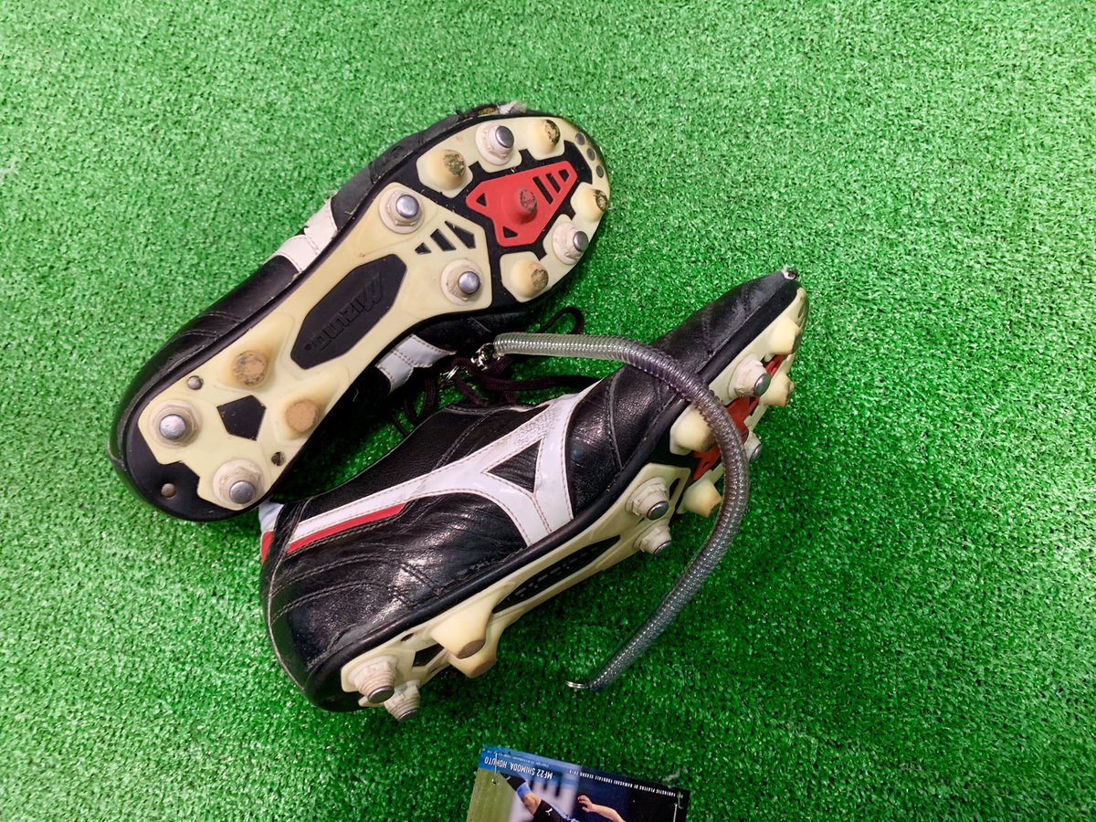 現役選手のスパイク触り放題っていうので
来てみた