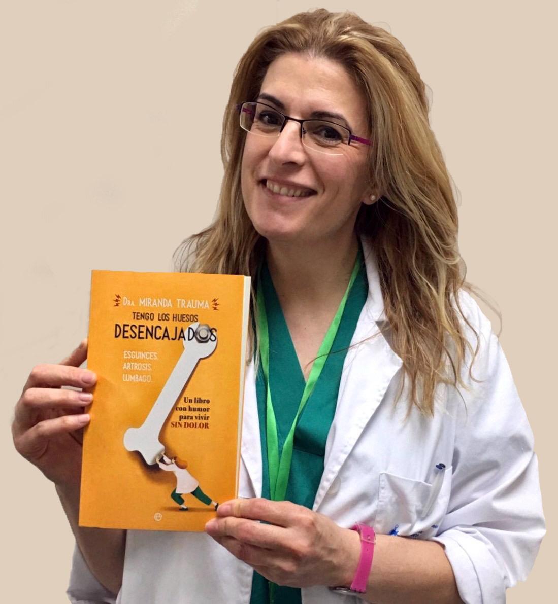 miranda_trauma's tweet photo. Tengo los huesos desencajados. Mi primer libro. 😊
Si sonríes y te alegras un poquiiito por mi... Ruego compartas (RT) este aperitivo con los tuyos. 
Gracias de todo ❤️
https://t.co/cBq8kY6bnp https://t.co/w2HBODmIvS