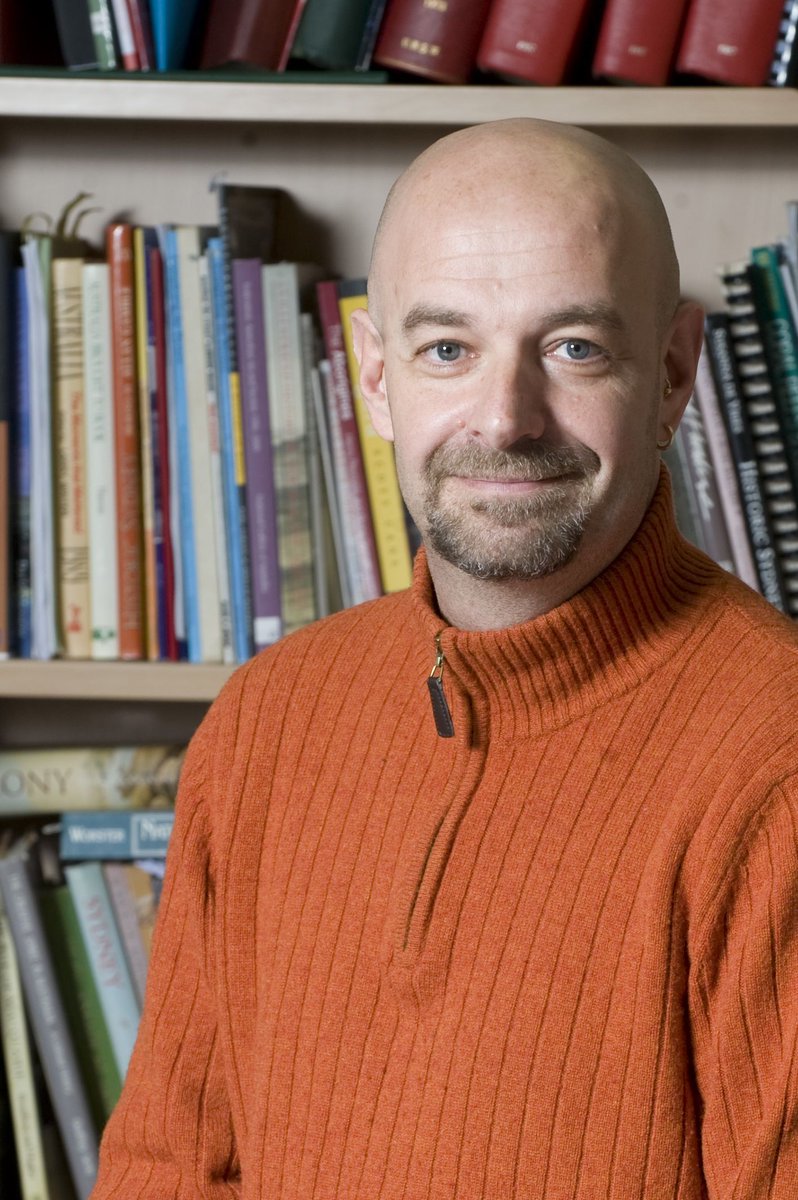 MonashUni's tweet photo. Technology is changing the way we write and share our stories. @MonashArts is reclaiming truth and trust in the fight against fake news. Learn how you can #CHANGEIT through journalism with Associate Professor Johan Lidberg. Register now: https://t.co/MDmn5EJX4R #GradStudyExpo19 https://t.co/TIXDKYmyr0