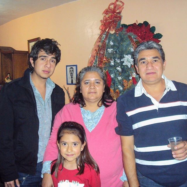 Allá en el año 2010 #yoeraguapo #mis18 #family #tb #xmas #eraseunavez #familygoals http://bit.ly/2FtikPg