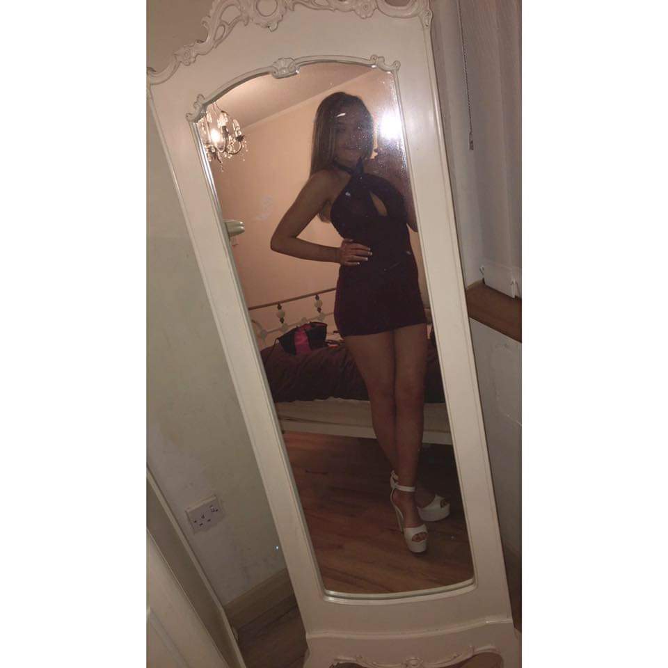 UKSluts00's tweet photo. Short skirted Irish girl looks thirsty for a cock #sluts #slut #ukgirls #ukbabes #hornygirls #sexy https://t.co/dnmNynCyQJ