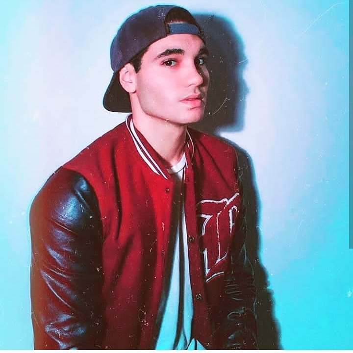 FSolariFansPeru's tweet photo. #NuevaFotoDePerfil https://t.co/dgcJBjkfrl