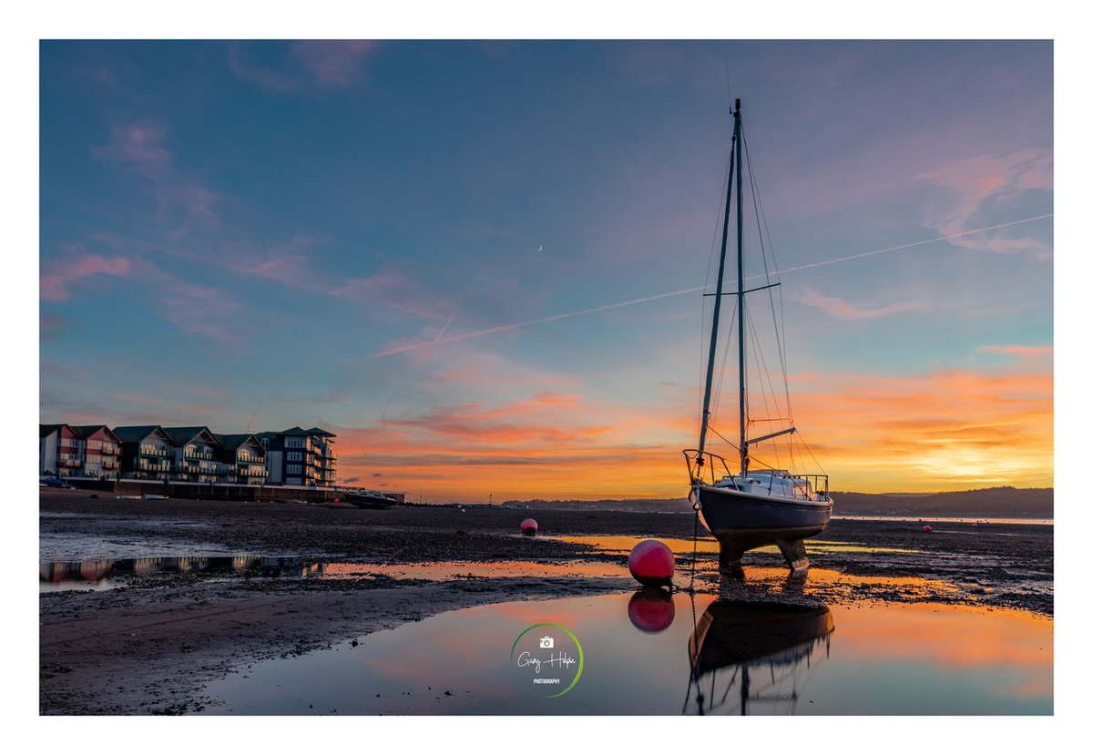 My #dailyphoto today is a glorious winter #sunset at #Exmouth at the end of last week
#Devon #WexMondays  #fsprintmonday 
<a href="/DevonLife/">Devon Life</a> <a href="/VisitDevon/">Visit Devon</a> <a href="/StormHour/">#StormHour</a> <a href="/BBCEarth/">BBC Earth</a> <a href="/EarthandClouds/">Earth and Clouds</a> <a href="/StormHourMark/">Mark Boardman</a>