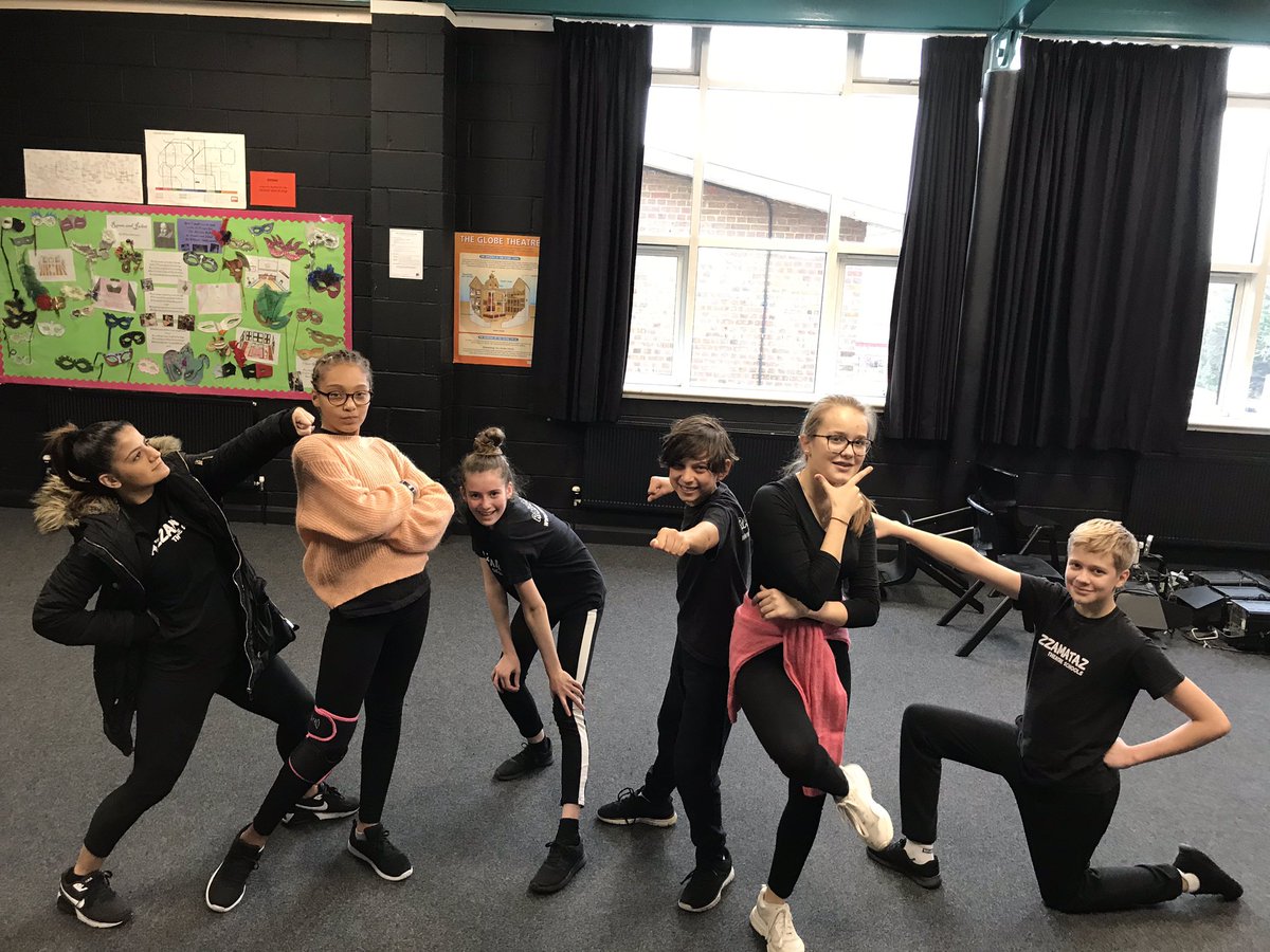 What a fantastic first day back we had on Saturday; the students were on fire 🔥🔥 Come &amp; join the family-FREE Taster Sessions for 4-18yrs now open contact the team at:
queenspark@razzamataz.co.uk
For moe info 👯‍♀️🎭🎤🌟🤗