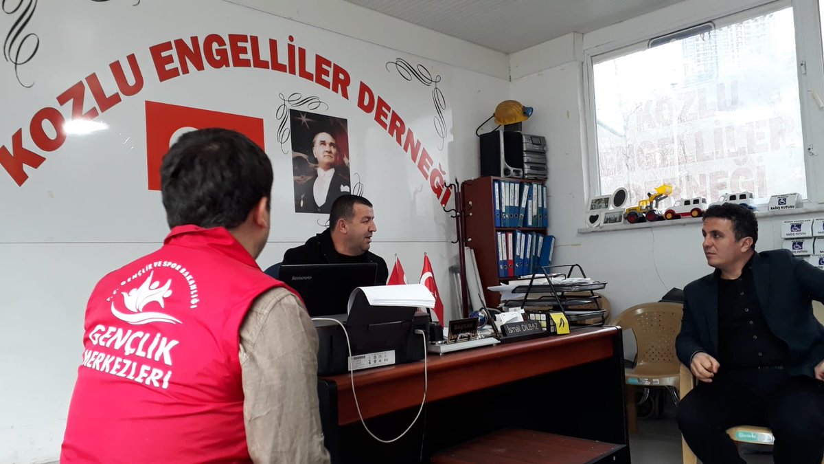 Engelli gençlerimizle daha faydalı projelerde buluşmak, onlara daha faydalı etkinlikler yapmak adına Kozlu Engelliler Derneğini ziyaret ederek dernek başkanı ve yönetimi ile istişarede bulunduk. 

#GençlerinİyilikAğacı
#GSBGM
#GSBKozluGençlikMerkezi