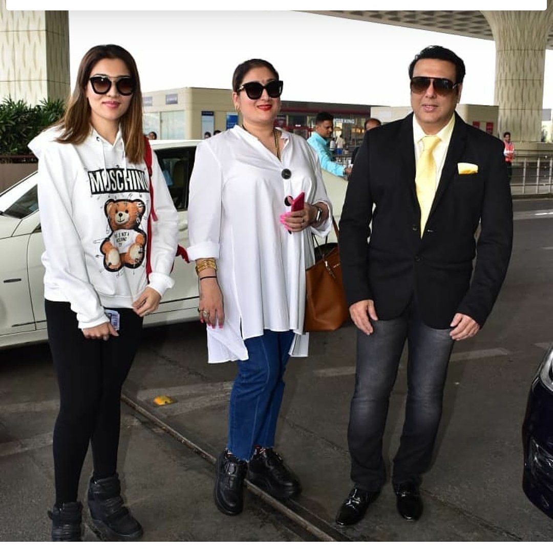 @govindaahuja21 spotted at airport with his family...
@SunitaGovinda @TinaAhuja16
#Govinda #RangeelaRajaOnJan18 #4DaysToRangeelaRaja  #Bollywood