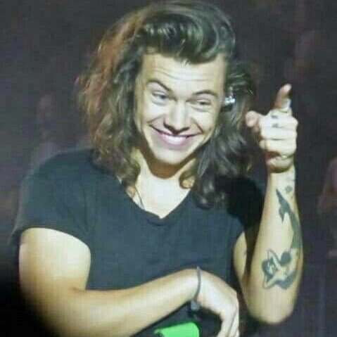 io quando scorro la home di instagram vs quando scorro quella di twitter: