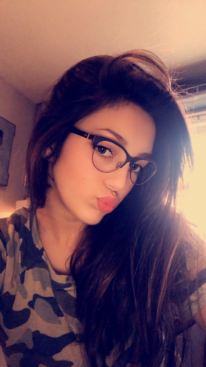 beau__flex's tweet photo. Happy bday beautiful, have a great day 😍😘 https://t.co/ptbBzHsrmt