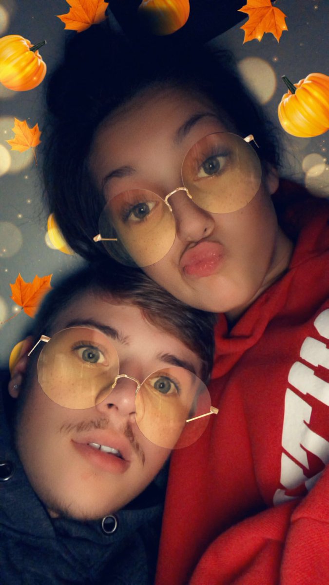 beau__flex's tweet photo. Happy bday beautiful, have a great day 😍😘 https://t.co/ptbBzHsrmt