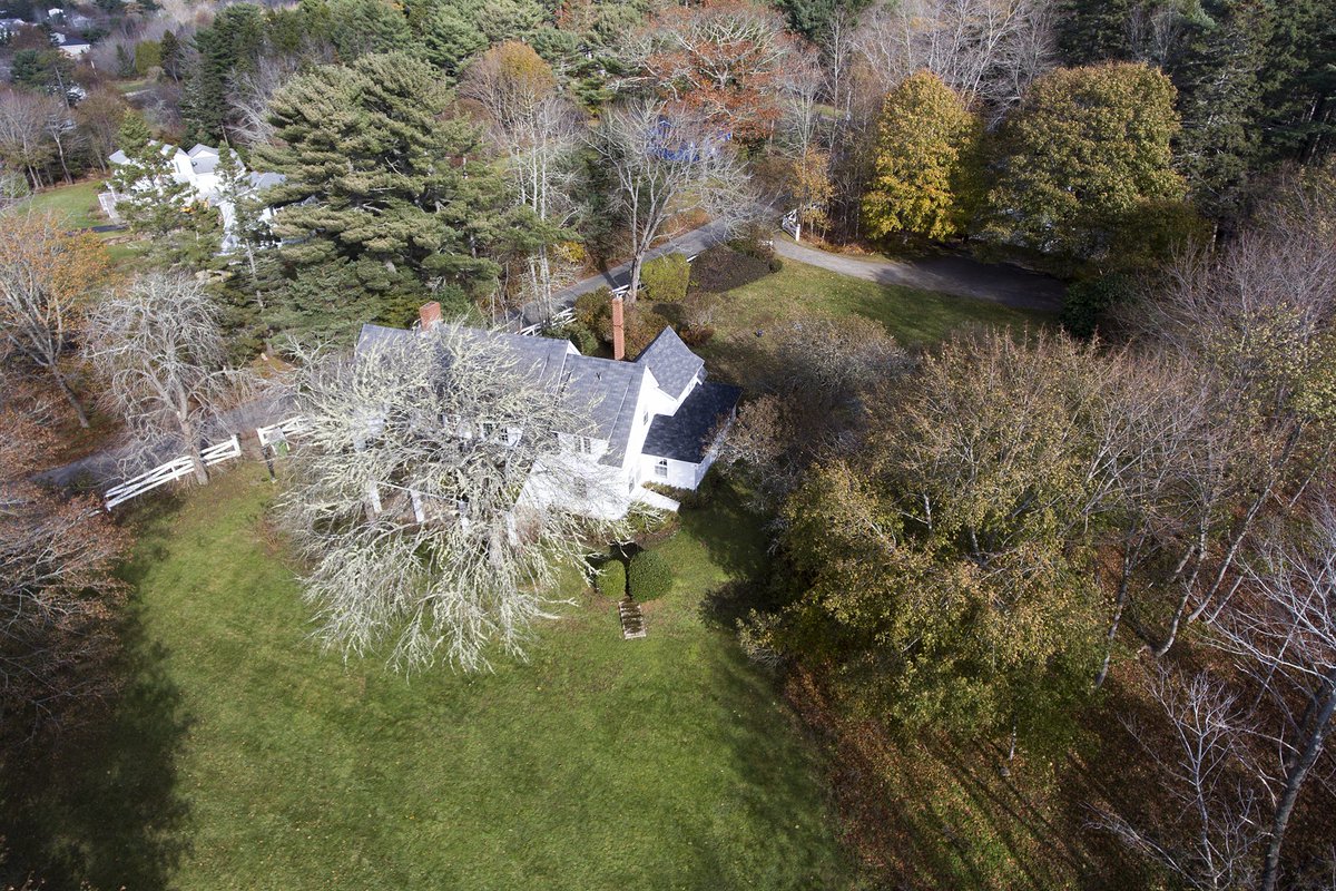 NasKlayme's tweet photo. 249 Chester Shore Rd- Charming Victorian 150 year old home with some upgrades and lots of potential. New well 2016 &amp; New furnace 2014. This property is 3.56 acres, comes with a large detached garage &amp; an additional piece of property located on the water. https://t.co/Y3c9tPyMeX https://t.co/a9uFxvOtJh