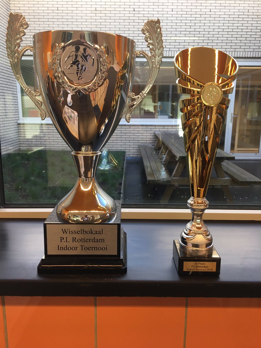 Afgelopen zondag 13 januari hebben 5 toppers van DCR de kampioensbeker binnengehaald bij het landelijk justitie voetbaltoernooi! Van harte gefeliciteerd Bart, Thomas, Stanley, Rudi en Mustapha.
