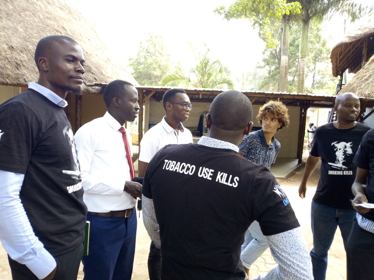 TobaccoCtrlUg's tweet photo. Deputy Mayors of Kampala, make an impromptu inspection of Centenary Park for "No-Smoking" signs.
They warn business owners of ban on shisha products, as well as how @PoliceUg & @KCCAUG are conducting arrests of the non-compliant.
#TobaccoDeathClockUg
#MourningMorning https://t.co/Ad9SoDvJ3K