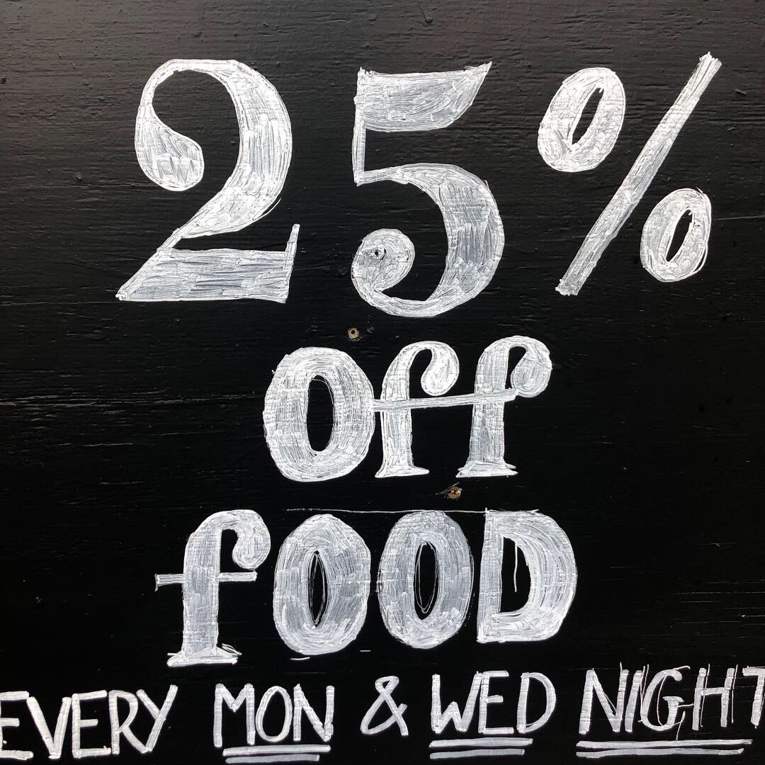 theydonoak's tweet photo. Today’s 2 offers!!!!
Call to book or just turn up!
Fires are on, special boards are full!
#epping #offer #tryuary #ukpubs #pubs #logburners #cosy #countrypub https://t.co/PLVTcKPg5E