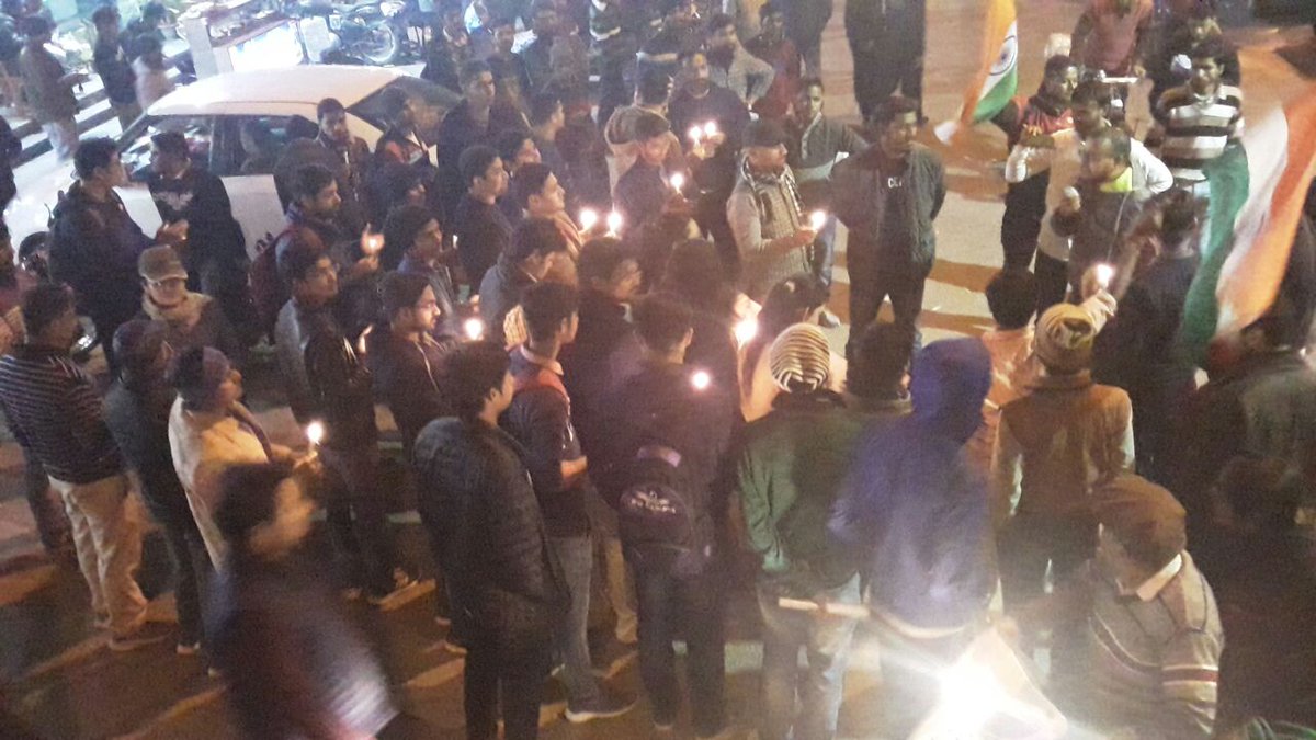 atul_xingh's tweet image. कीजिए किससे यहां कद्र-ए-हुनर की उम्मीद..
अब न वो दरबार, न वो दरबारी नज़र आते हैं।

न्याय कीजिए सर 🙏🙏
#hungerStrikeUPSC  १५वां दिन
@narendramodi @PMOIndia @DrJitendraSingh @rajnathsingh @AmitShah 
#compensatoryAttempts 
#csatvictims 
#youthgoesforNOTA