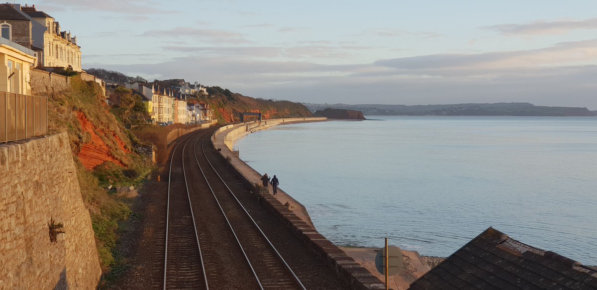 DevonBeachCams's tweet photo. Lovely morning in Dawlish today. #dawlish #dawlishbeach #devonsun #southdevon #sunrise https://t.co/ogCGUtZX2a