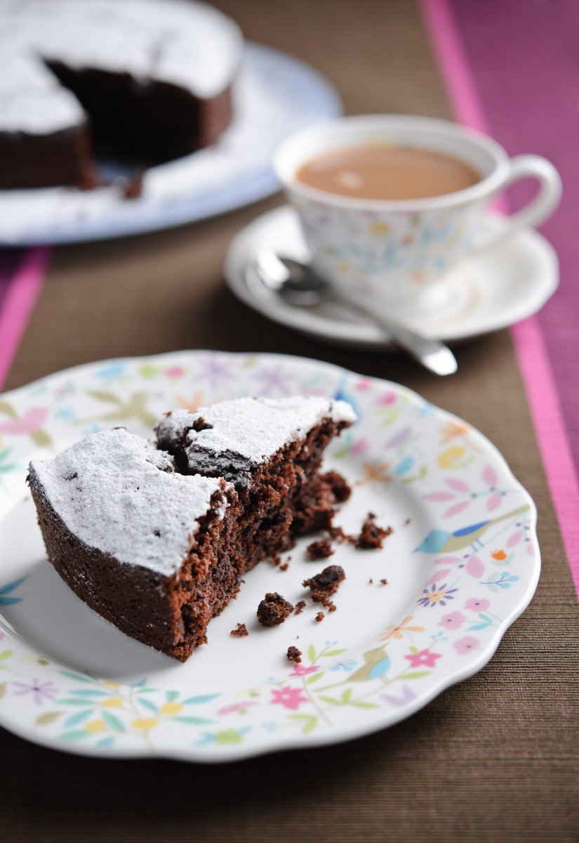 gs_mts's tweet photo. Ever thought about putting beetroot in a cake?  Pick up some of our cooked beetroot in shops near you and give this recipe a go - https://t.co/EwFNy18n3A #LoveBeetroot https://t.co/HFN9YPBAeU