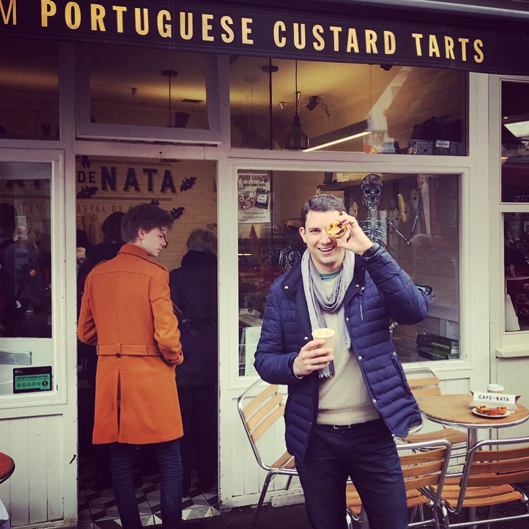 That time when you’re taking a customers photo and suddenly the customer behind is @thomasbrodies 🥰🙂

#customers #awesome #loveactually #gameofthrones #mazerunner #nannymcfee #london #hammersmith #southkensington #soho #pasteisdenata #custardtarts #delicious #yum