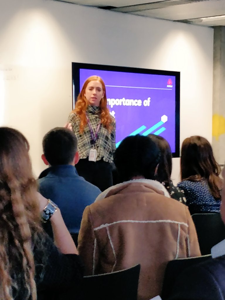 jodiefaitakis's tweet photo. Now to learn from @MarianneDocher1 on all things mindset! What kind of mindset do you think an #entrepreneur needs to have? #fixedvsgrowth #PowerUp @Piers_NatWest @alexandraj0sie @NivethaChandra4 @funkysidey @SeanMcGovernRBS https://t.co/PaKDRnAOpJ