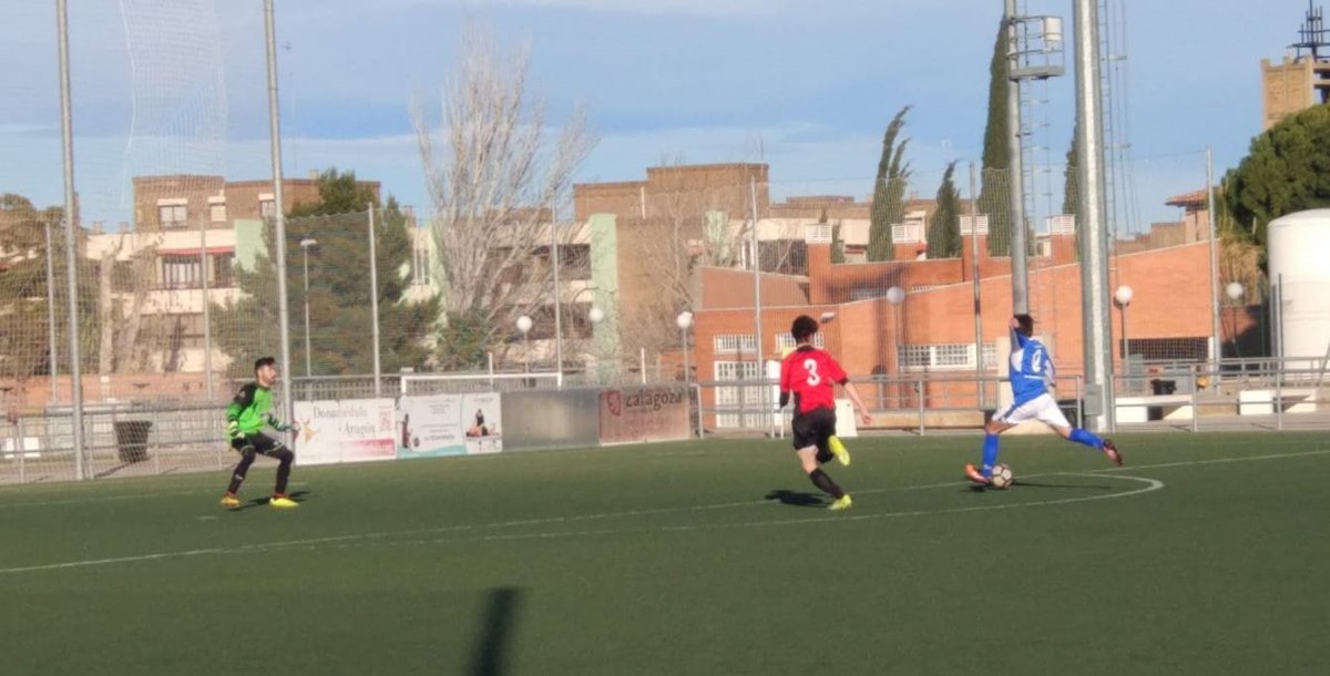 Hispanidad_CD's tweet photo. J.16 El Hispanidad ganó (1-0) un complicadísimo partido al @SarakostaFC.
El equipo plagado de bajas, se sobrepuso a todo, y en un encuentro marcado por el viento, Arturo aprovechó un balón suelto a falta de 7 minutos para anotar el importante gol de la victoria. (+3)
#VamosAzules https://t.co/tOcOWLftFN