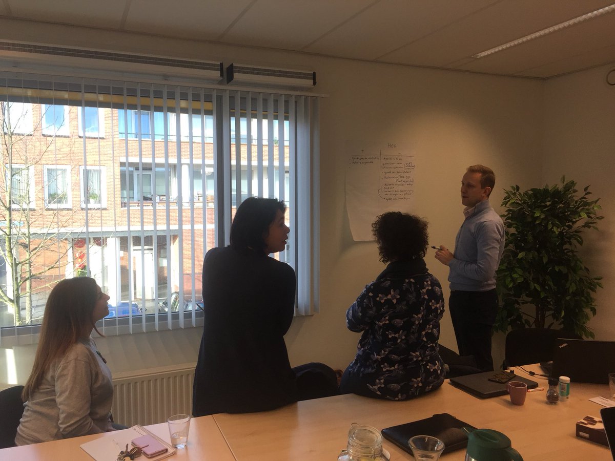 Weer zeer inspirerende implementatiebijeenkomst <a href="/PARASOLstudie/">PARASOL studie</a> met alle betrokken zorgverleners (HA, POH-GGZ, Fysio), beroepsverenigingen, onderwijsinstellingen &amp; e-health provider @kennisbundel