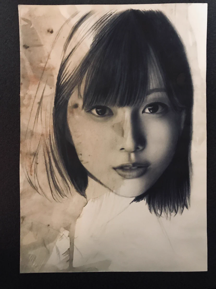 コーヒーこぼした結果からの発想の転換が凄い。芸術的なイラスト。