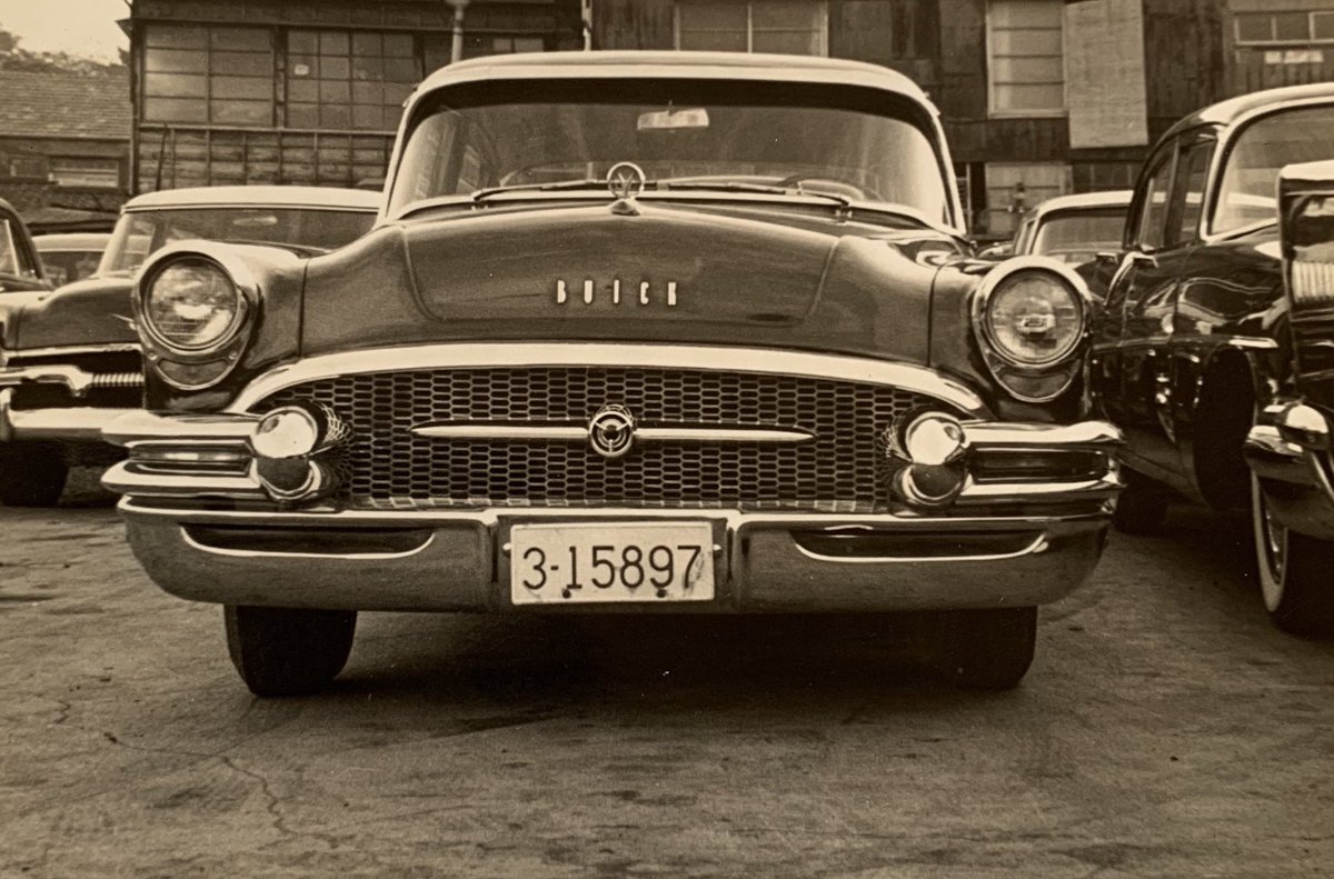 Oscar910 No Twitter 親父の遺品から昔の写真 その2 1950年代 アメ車 ビュイック センチュリー 55年型 1950年代の米人気tvドラマ ハイウェイパトロール に登場してたらしい Buick ビュイック ビュイックセンチュリー 昔の写真