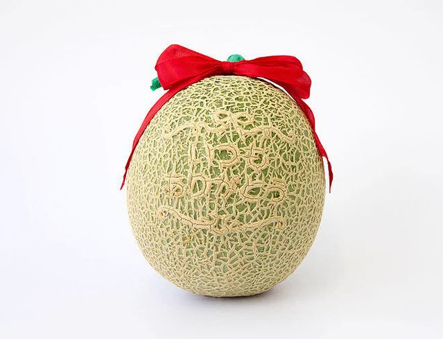 くまモンの顔がメロンになったくまモン柄のメロン！