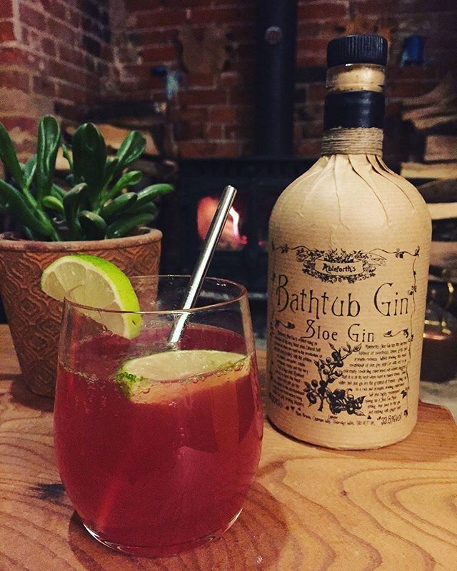 BathtubGinZA's tweet photo. 📷@samplingsuffolk - No such thing as dry January in this house #friyay #cheers #sloegin #mule #cocktails #januarywin #bathtubgin #ginuary https://t.co/zaw2OFTE7m https://t.co/yc5UBrWGzk