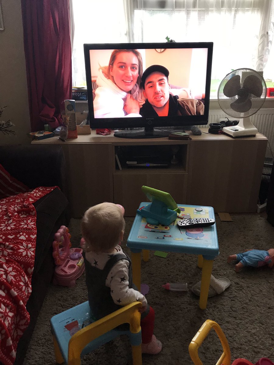 5FeetAndOneInch's tweet photo. @ebonyday1 @DavidSamGibbs my niece loves watching you guys and gets excited when daisy is on the screen 😍😂 https://t.co/L4KuXL6zZs