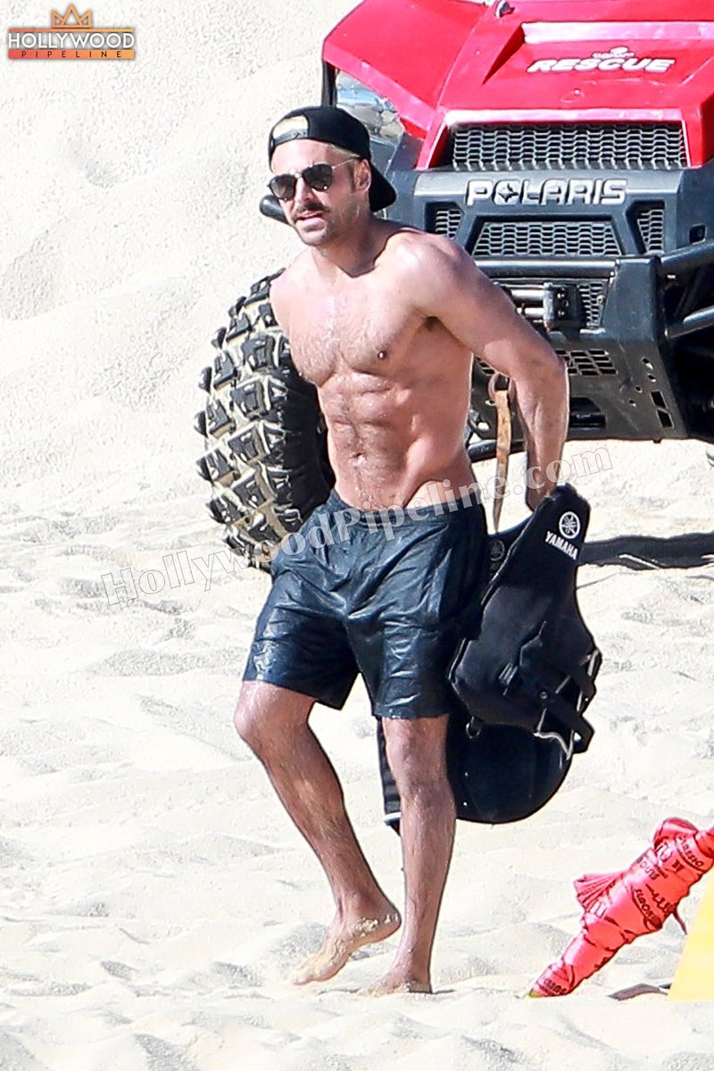 zachcfron's tweet photo. Something to get you through Monday. https://t.co/qCUPgi6HI6
