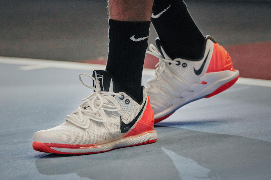 nikecourt zoom vapor x kyrie 5