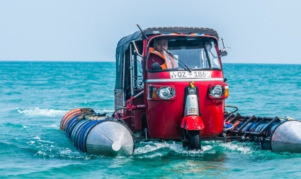 AzzamAmeen's tweet photo. BBC Top Gear: First look at Top Gear TV series episode with Matt LeBlanc racing in a Tuk Tuk in Sri Lanka 
https://t.co/MSXKE2f8pA https://t.co/1rOIMhusxw