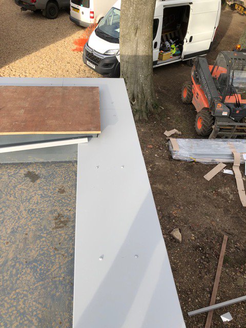 guttercareuk's tweet photo. #Bespoke 3mm #Aluminium Flat #Wall #Cappingโs powder coated Metallic silver. 3mm Aluminium with a 30mm hem on the back and front. Direct fixed to the #Parapet with #StainlessSteel colour coated fixings.
#Basingstoke #GuttercareUK https://t.co/BnbSSPdrsc