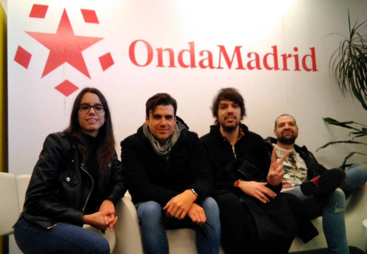 Este Jueves #conciertoSolidario de  música #Indie en el @WiZinkCenter  enseguida nos lo cuentan en directo Beatriz Blanco #lenovoSoundsDifferent los chicos de <a href="/somosayer/">AYER</a> #LenovoSolidario 

🔊 directo  telemd.es/cve59 
101.3 y 106.0 FM <a href="/OndaMadrid/">Onda Madrid</a> <a href="/elydvalle/">Ely del Valle</a> <a href="/sergiomrh/">sergio martin-romo</a>