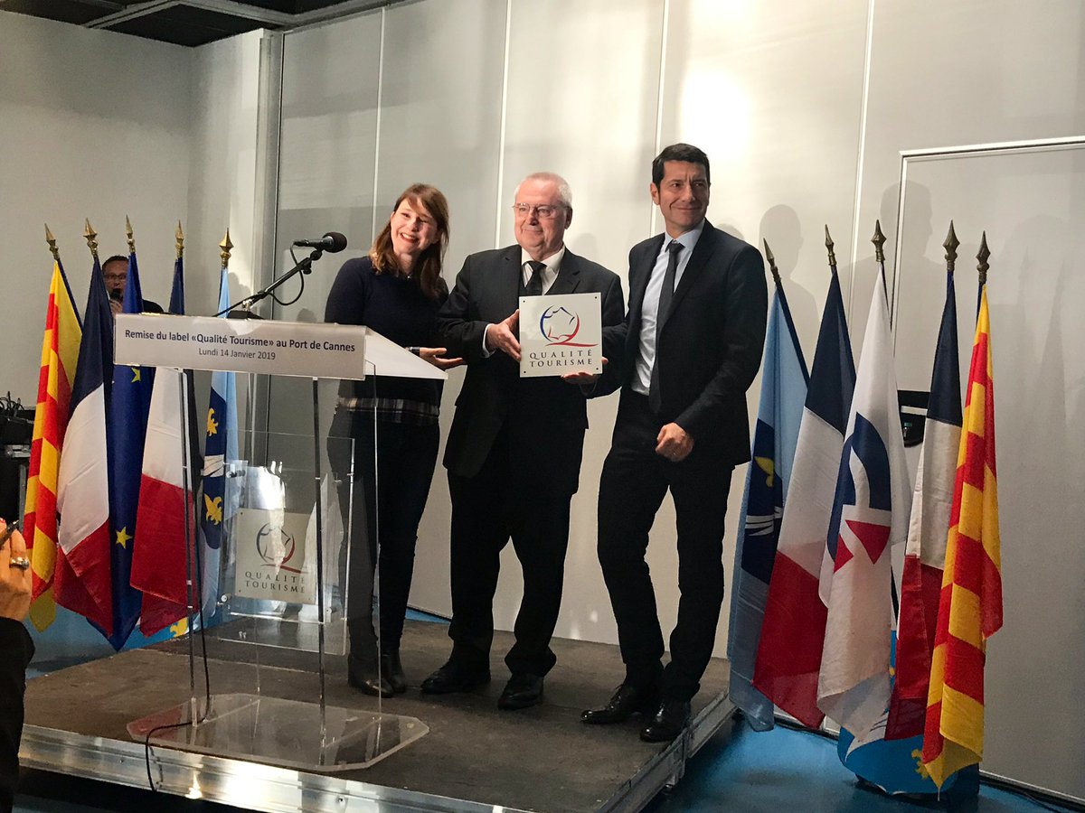 FiliereTourisme's tweet photo. Remise du label #QualitéTourisme06 au port de #Cannes, 1er port de plaisance labellisé de France🥇#FiliereTourisme06 https://t.co/ARwSnqzIh4