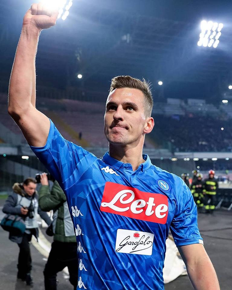 ⭐️ Arkadiusz Milik ⭐️
🤔🤔 Il miglior centravanti della #UEL è: _________
@sscnapoli #UEL