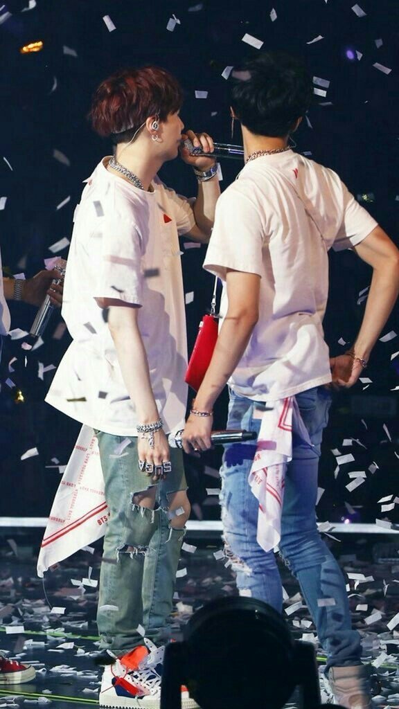 sphoseok's tweet photo. วันเวลาผ่านไปยังไง..
ดาวดวงนี้ก็ยังคงโคจรรอบเนปจูน https://t.co/KmAxI29SvU