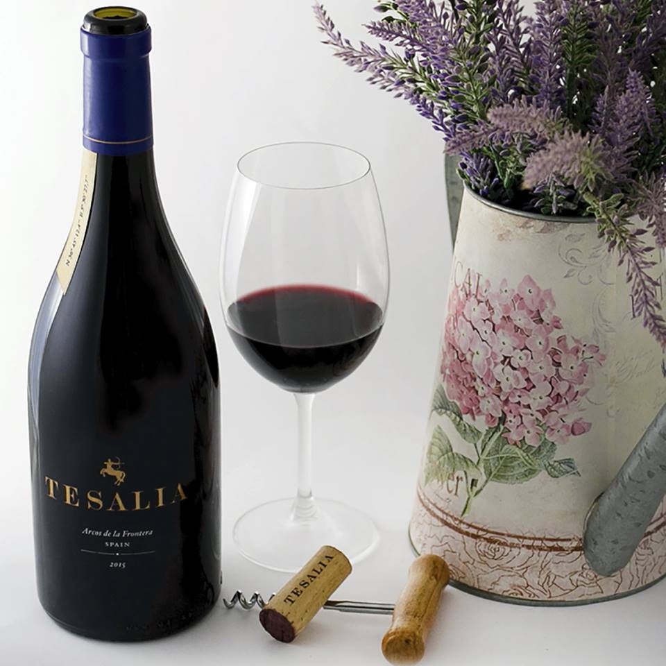 🇪🇸 Hoy nos preguntamos... ¿en qué momento especial has descorchado uno de nuestros vinos? 🤔

🇬🇧 Today we ask ourselves ... at what special moment have you uncorked one of our wines? 🤔

bodegatesalia.com