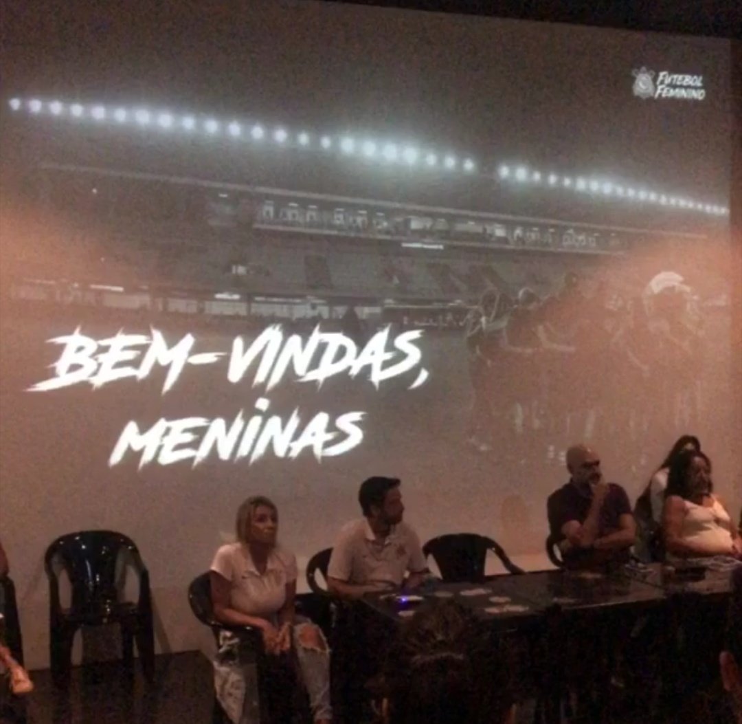 sccpfeminino's tweet photo. Nesse momento... 👀
#TodasPorUm #BemVindas #Temporada2019 https://t.co/ZGBEJKcpFk