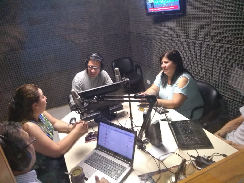 CarreteraMedios's tweet photo. #Ahora @mari_quiroga de @MuniAllen responde a las críticas en torno a la organización de la @fiestadelapera #FNP2019 #PERA2019 "Muchos se sienten con la libertad de cuestionarnos pero no se han acercado a trabajar", expresa. #Allen https://t.co/1mU85zyRkn