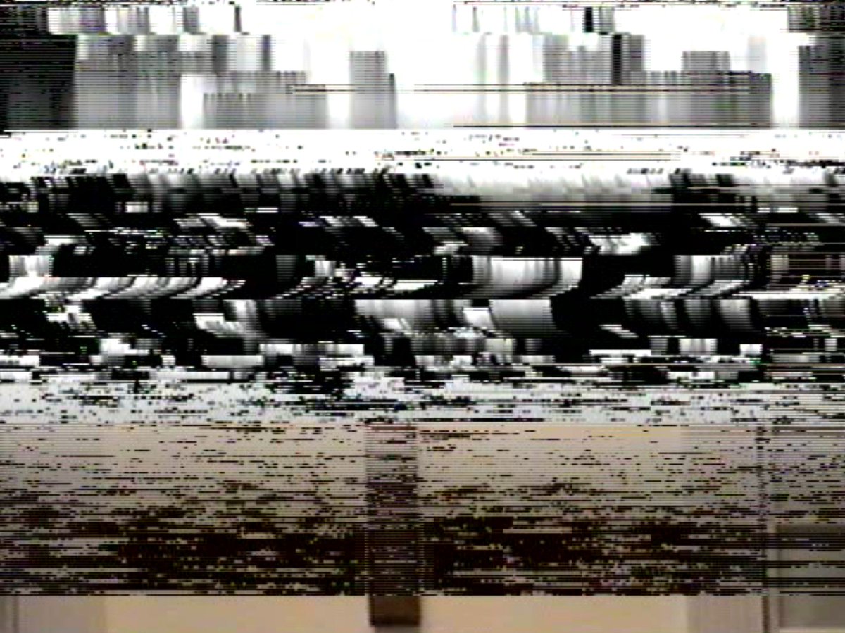 Been archiving old VHS tapes… some of these noise patterns from errors/overdubs/decay are just 😍