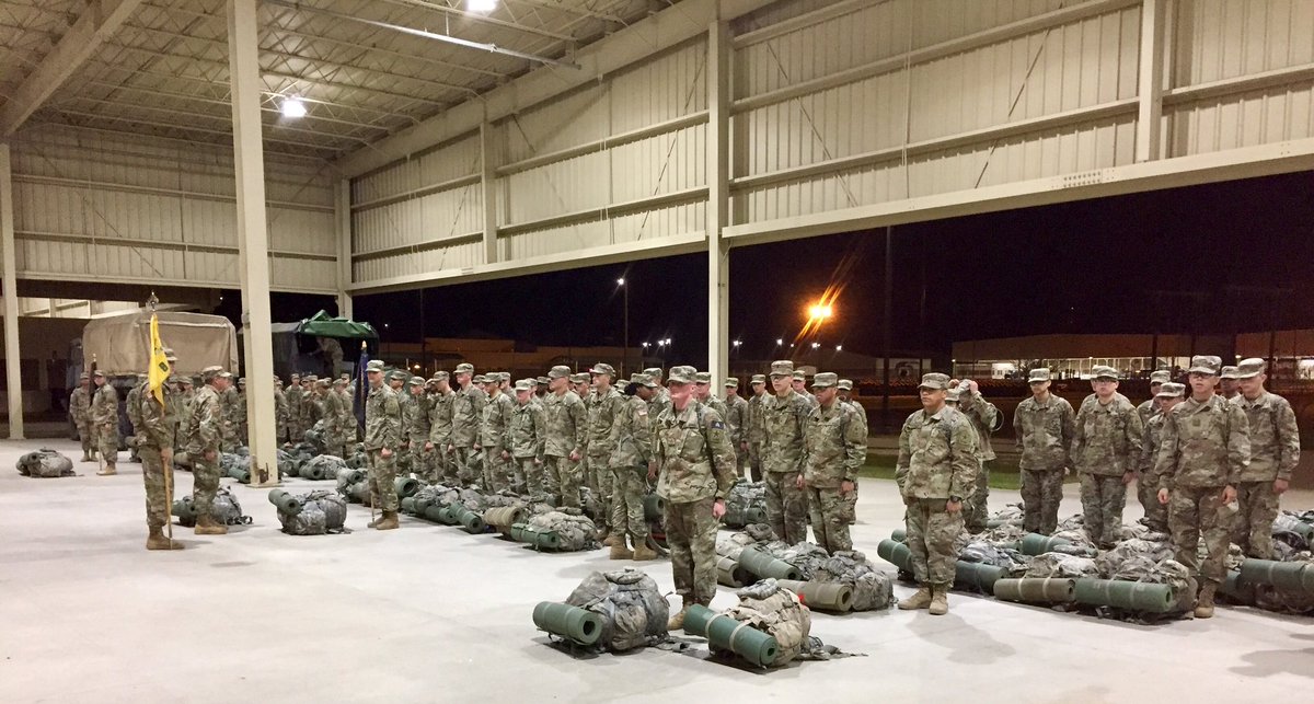 RedKnightHQ66's tweet photo. Bulldogs moving out to Gunnery!!  B/1-81 AR beginning their Gold Phase Field Training Exercise this morning.  We’ll start by putting all the tanks on HETs and bounding out to the Gunnery range.  This is the fun part of 19K Basic Training!  @FortBenning #BuildingAmericasArmy https://t.co/1tHu3LNrk8
