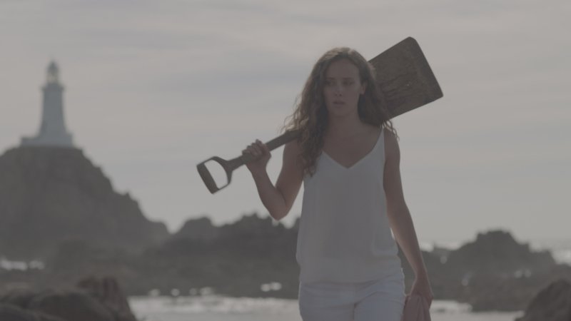 Skins’ <a href="/_AprilPearson/">April Pearson</a> calls out @tobyosmond over “black gunk” on <a href="/DarkBeaconMovie/">Dark Beacon Movie</a> 
Fight! ;) 
wp.me/p7S1sc-jbL