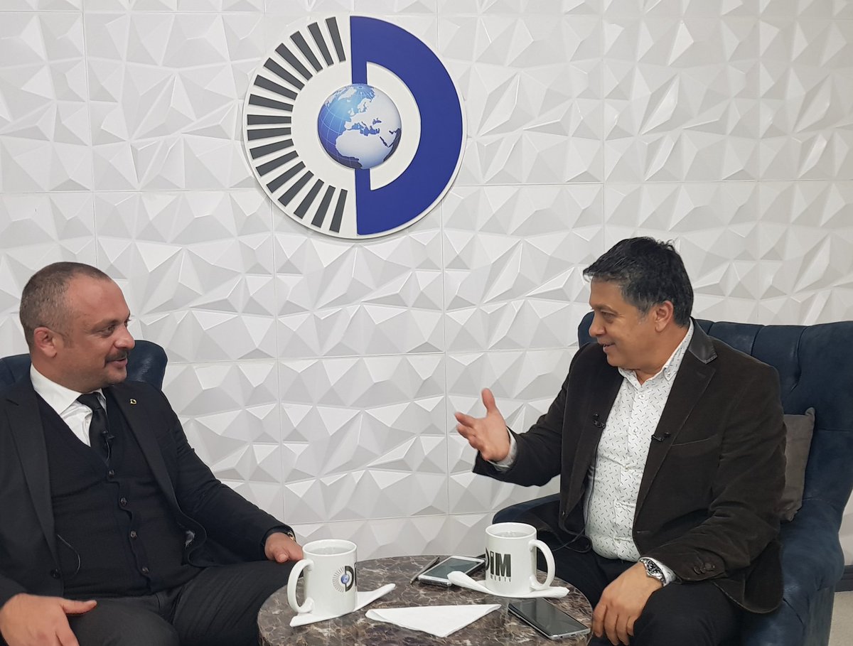 Sn.Mehmet Ali Dim ile İğneli Fıçı programından yerel ve ulusal konuları konuştuk çalışmalarımızı anlattık...
Keyifli ve verimli program için kendisine teşekkür ediyorum...