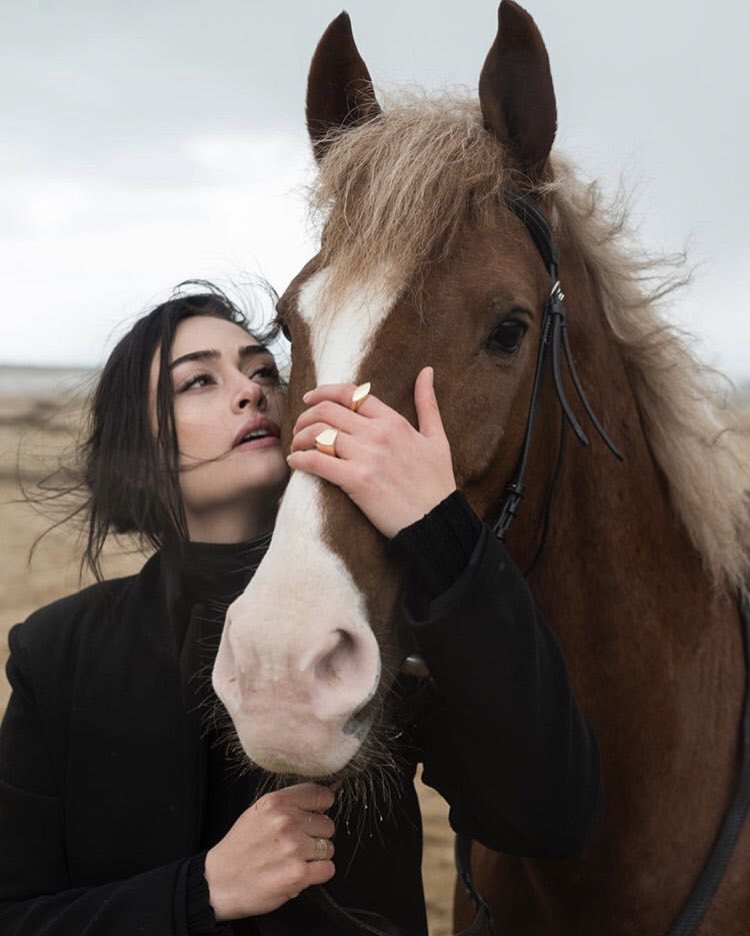 Hayvan sevgin..🤟🏼🌿
<a href="/esbilgic/">Esra Bilgiç</a> &amp; #EsraBilgiçTöre #EsraBilgiçOnedio